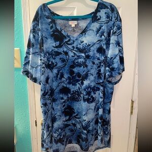LuLaRoe 3xl Blue Floral V Neck